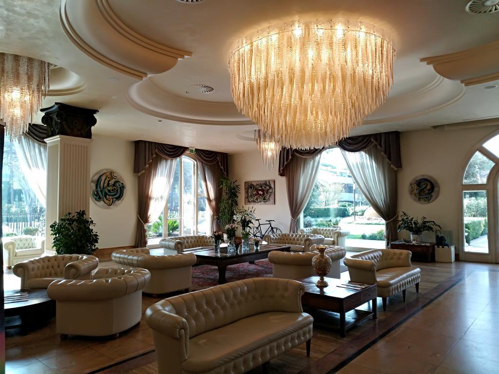 Palace Hotel มิลาโน แมริตทิมา ภายนอก รูปภาพ
